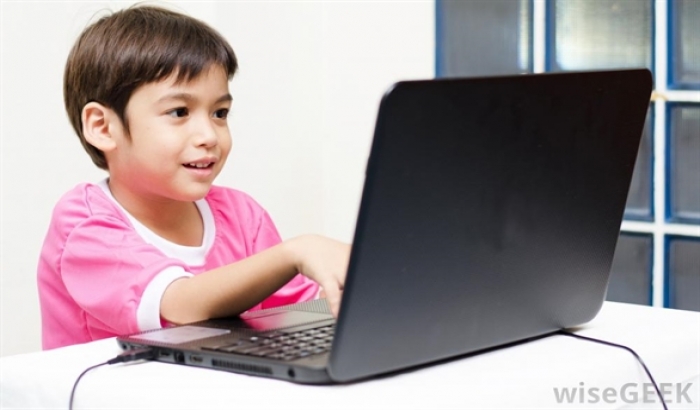 Những lưu ý các bậc phụ huynh phải nhớ khi cho con học online