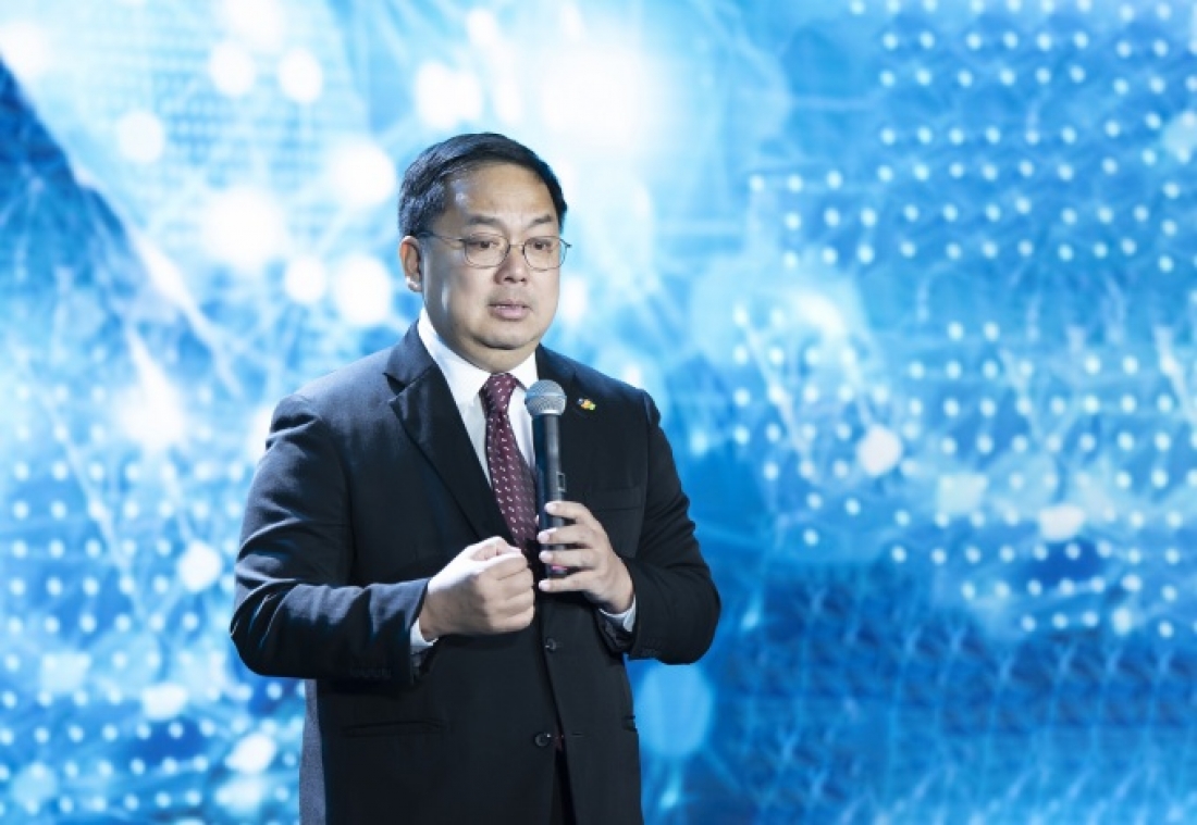 Sếp Hoàng Nam Tiến: Hãy học từ chính những thất bại, vấp ngã ở đâu thì đứng lên ở đó