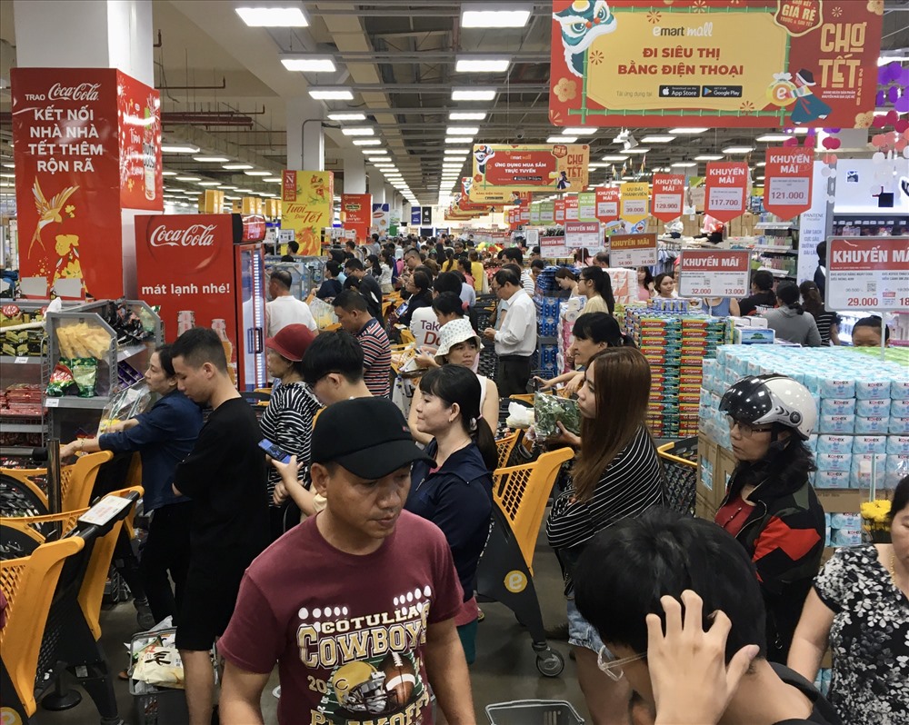 Đánh bay nỗi ám ảnh chen lấn mua sắm trong dịp Tết Nguyên đán chỉ với một ứng dụng shopping đặc biệt trên tivi