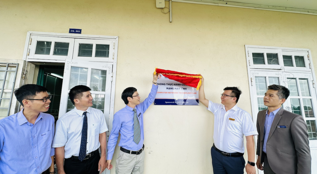 FPT Telecom tài trợ phòng thực hành cho Cao đẳng Công nghiệp Huế