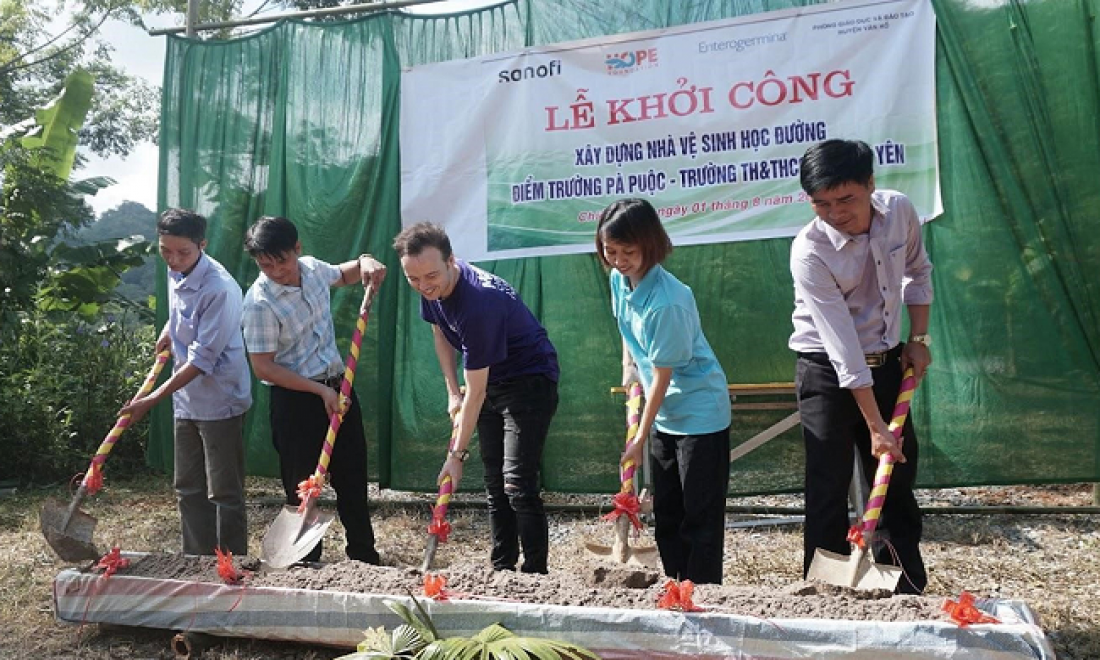 Quỹ Hy Vọng xây dựng 20 nhà vệ sinh tại các trường học ở Sơn La