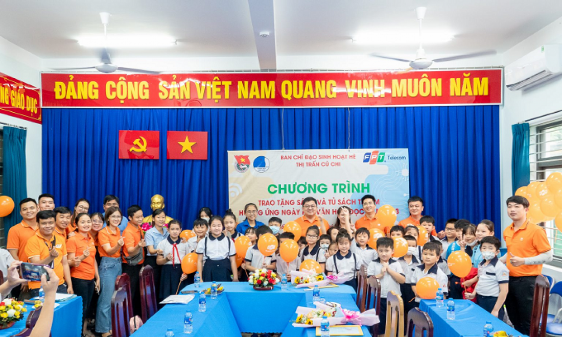 FPT Telecom tặng tủ sách cho trường tiểu học Huyện Củ Chi