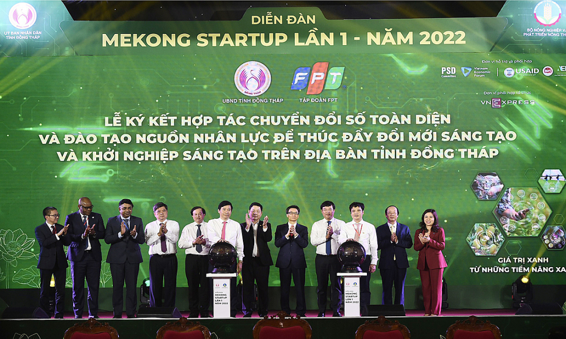 FPT và Đồng Tháp ký kết chuyển đổi số toàn diện và đào tạo nguồn nhân lực