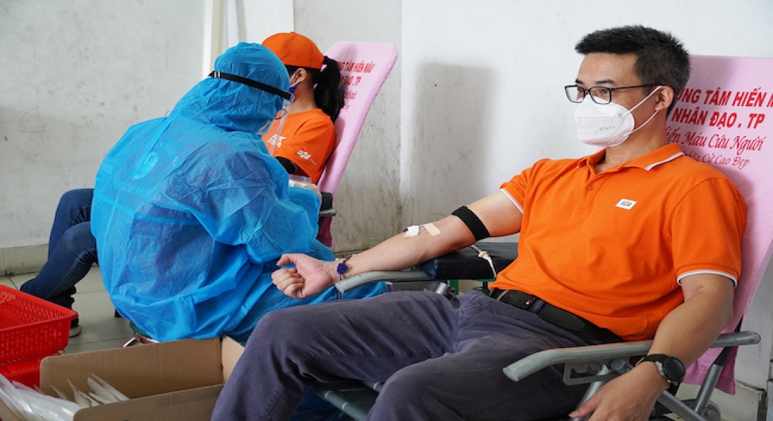 CBNV FPT tiếp tục lan toả chương trình ‘Giọt máu nghĩa tình’ trên cả nước