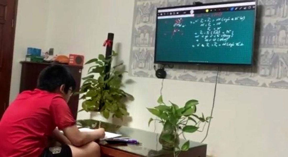 Mẹo dùng TV để học online cho các gia đình có trẻ nhỏ trong mùa dịch