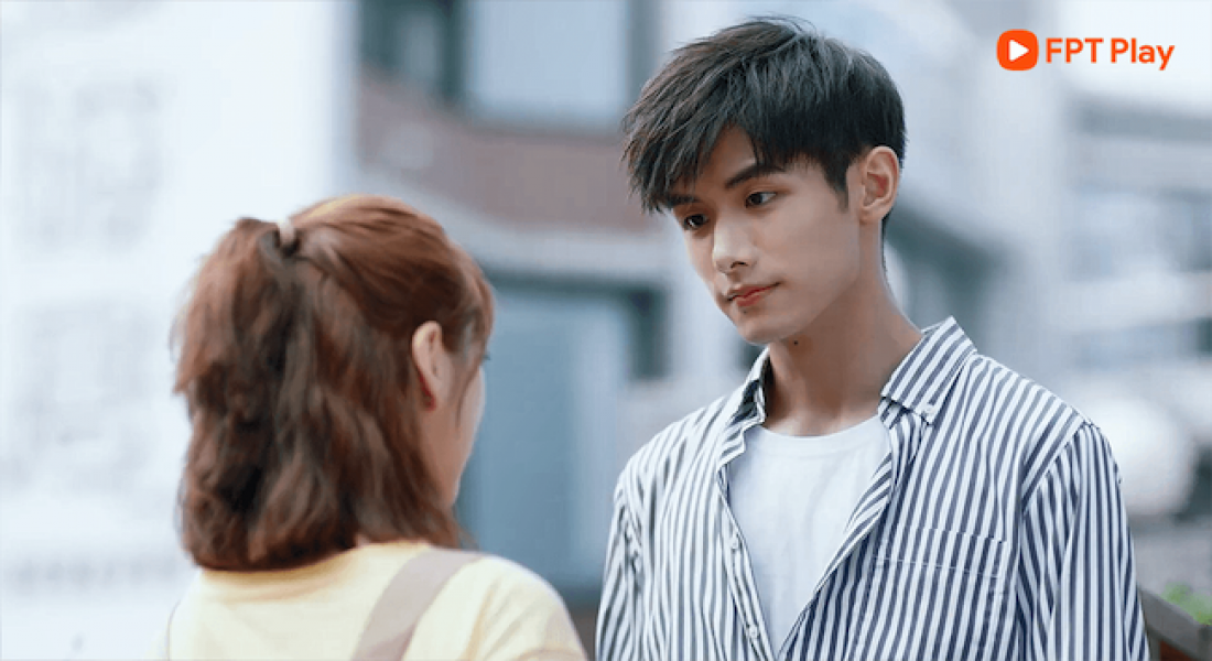 Triệu Dịch Khâm ‘hút’ khán giả từ những hiểu lầm trong Anh Trai Nhà Đối Diện