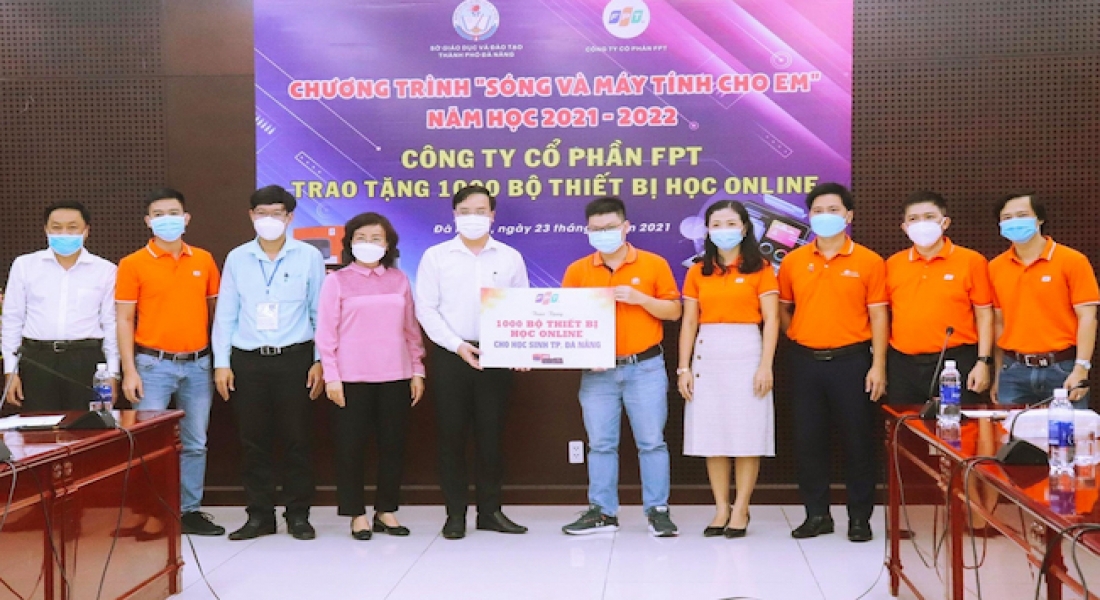 FPT tặng thiết bị học trực tuyến cho 1.000 học sinh nghèo Đà Nẵng