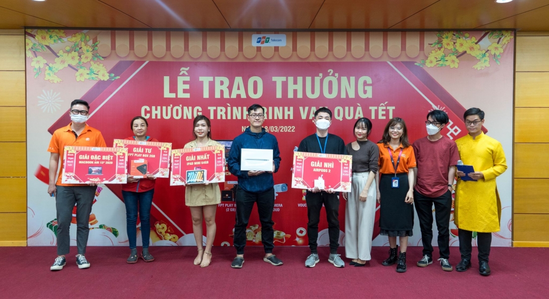 Tìm ra chủ nhân Macbook Air trong chương trình ‘Rinh vạn quà Tết’ của FPT Telecom