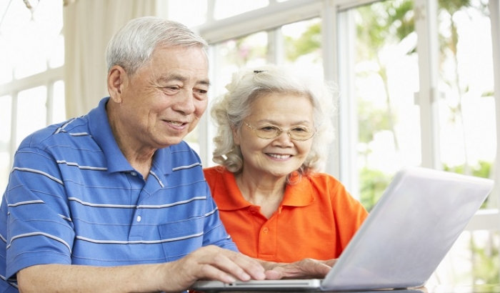Giúp ông bà 'hòa nhập' dễ dàng với thế giới giải trí công nghệ