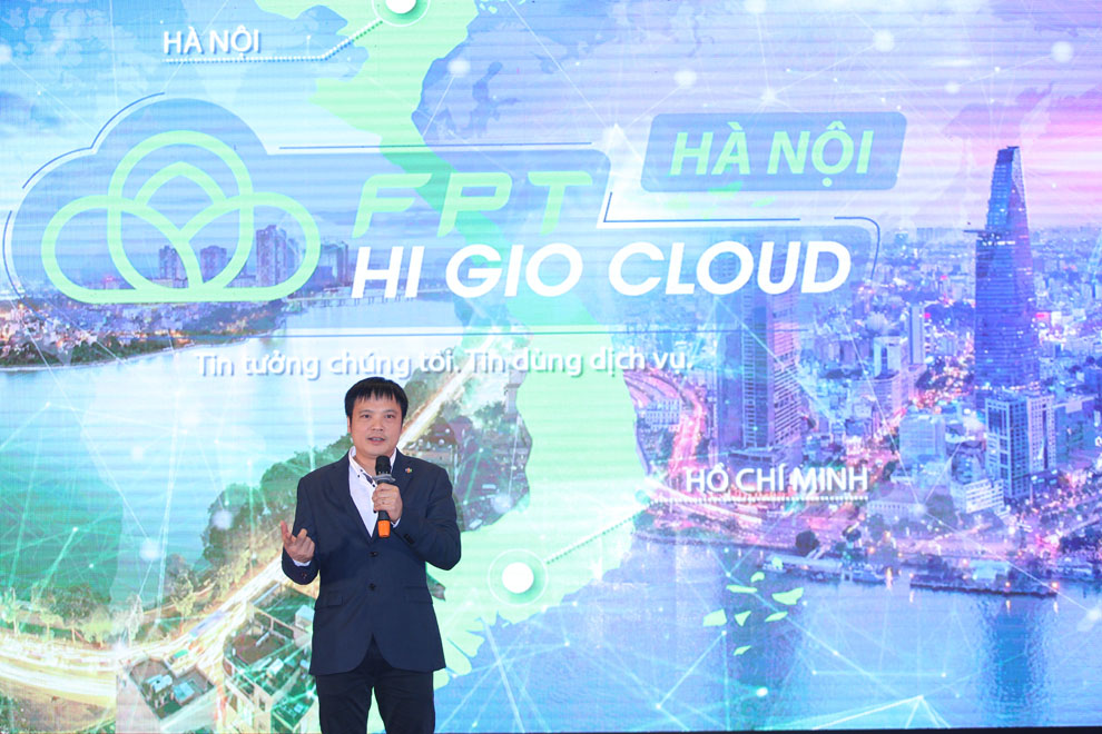 Ông Nguyễn Văn Khoa - Tổng Giám đốc tập đoàn FPT, giới thiệu dịch vụ FPT HI GIO CLOUD.