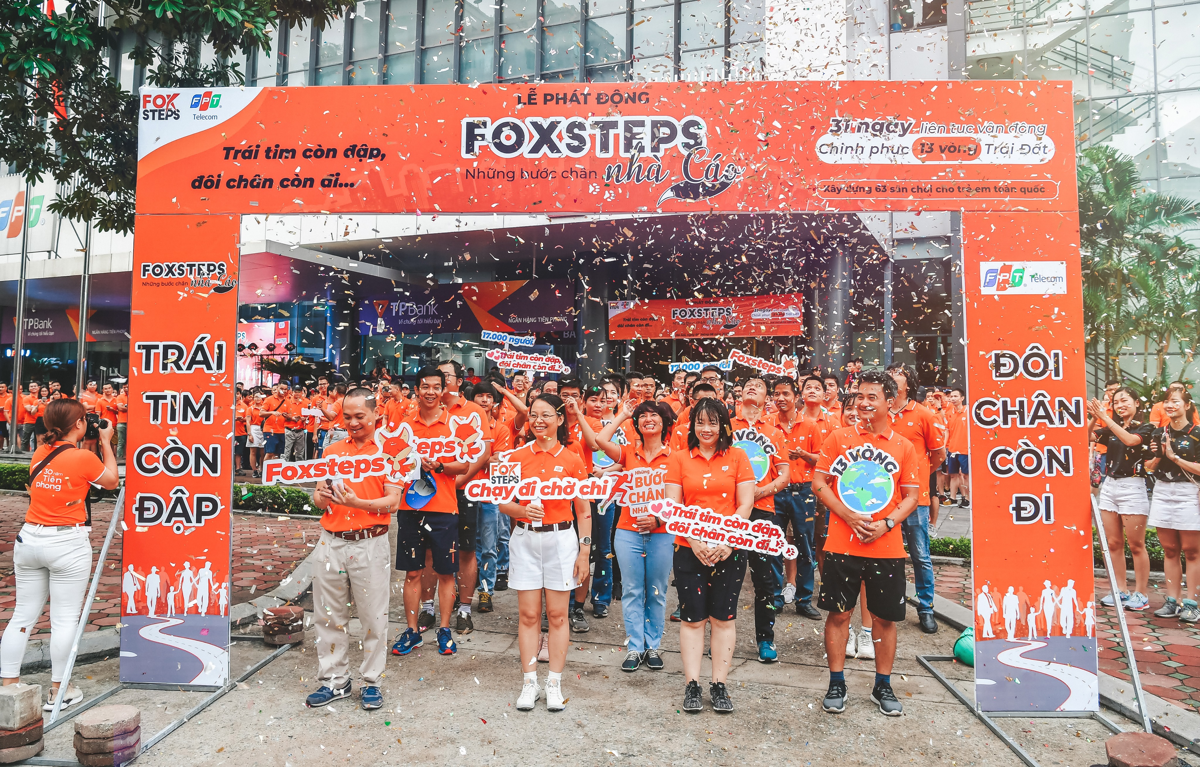 10.000 nhân viên FPT Telecom tham gia dự án FoxSteps gây quỹ xây sân chơi cho trẻ em toàn quốc.