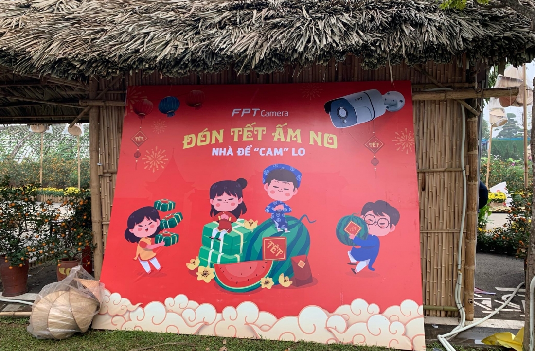 FPT Telecom tài trợ kết nối internet cùng hệ thống giám sát cho đường hoa Home Hanoi Xuân 2022