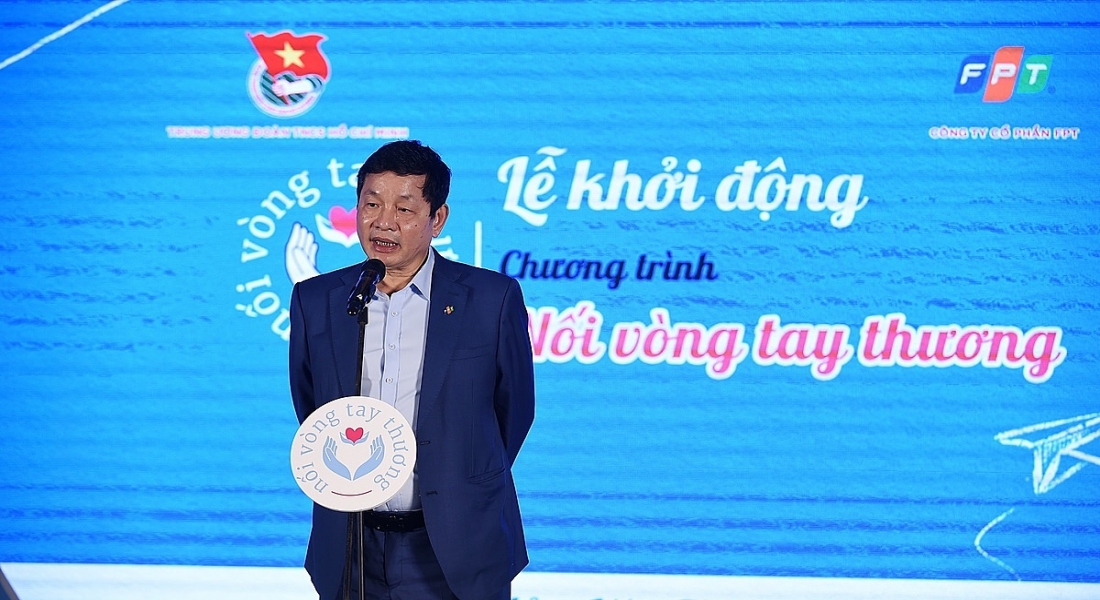 FPT đồng hành 'Nối vòng tay thương' hỗ trợ trẻ mất cha, mẹ do dịch Covid-19