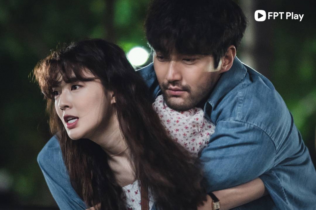 Si Won quay lại cùng ‘bạn gái Lee Kwang Soo’ sau một năm im ắng