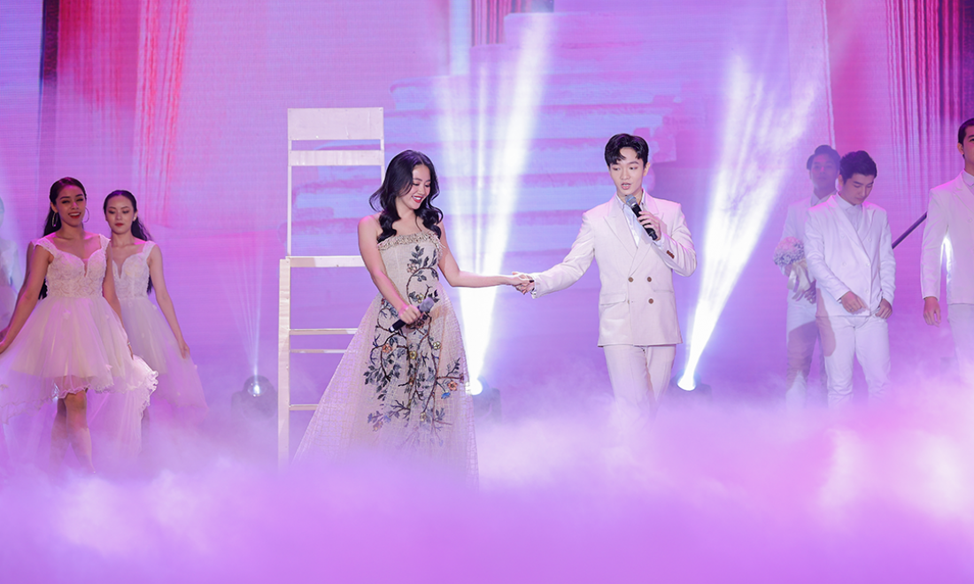 Văn Mai Hương và Hoàng Dũng hòa giọng trong chương trình âm nhạc đặc biệt do FPT Play sản xuất