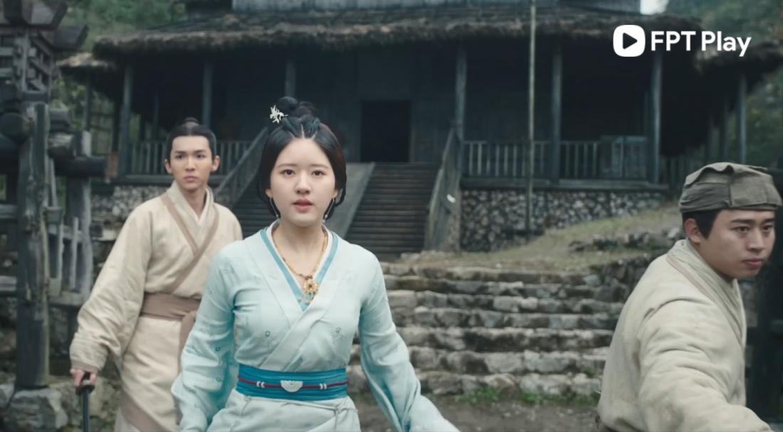 Triệu Lộ Tư ngổ ngáo trong Tinh Hà Xán Lạn: “úp sọt” hội tiểu thư mê trai, được ba anh theo đuổi một lúc