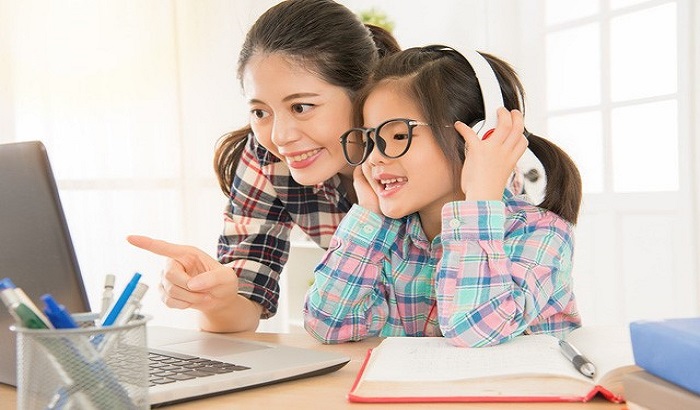 Vai trò của cha mẹ trong việc đảm bảo môi trường Internet an toàn cho con