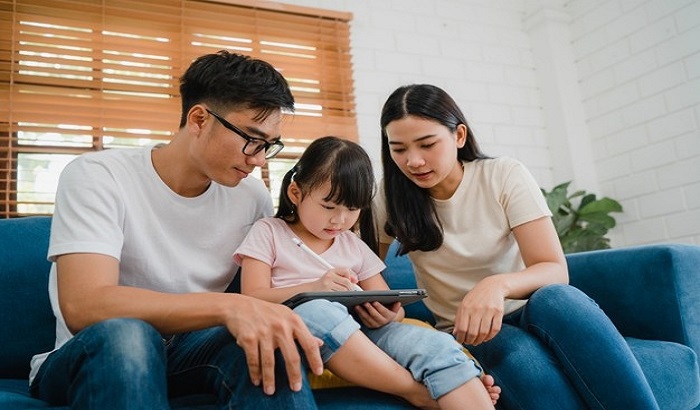 Cha mẹ cần làm gì để bảo vệ con nhỏ khỏi nguy hiểm trên Internet?