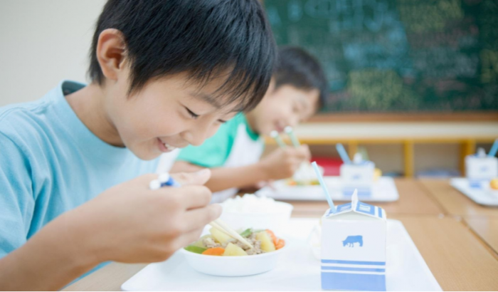 Mùa thi đến gần, các bậc phụ huynh nên chuẩn bị gì để tiếp sức cho con cái yên tâm học tập