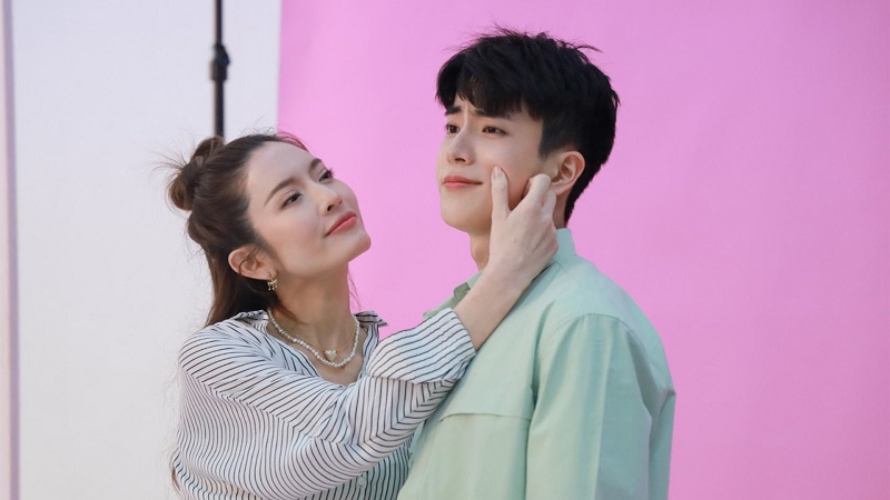Cặp đôi chính phim ‘Find Yourself’ lập kỷ lục chênh lệch tuổi