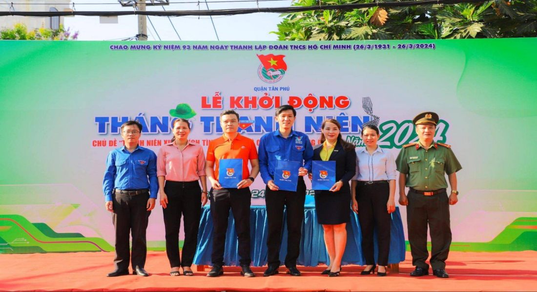 FPT Telecom nỗ lực mang công nghệ chuyển đổi số đến với người dân địa phương