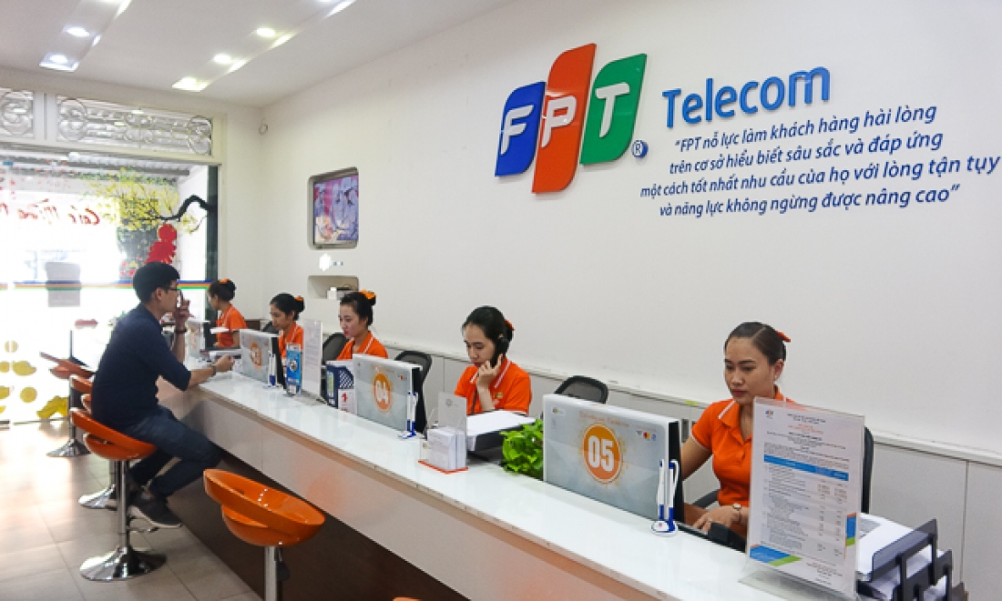 FPT Telecom nỗ lực cùng khách hàng "vượt bão"