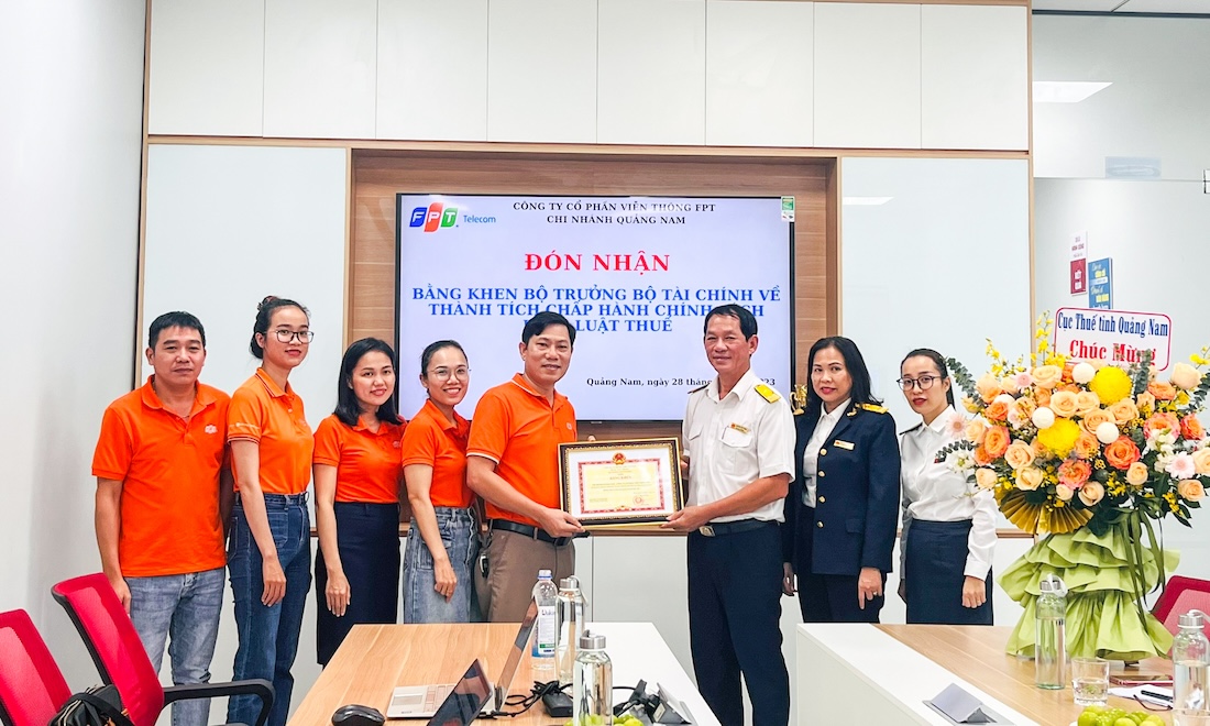 Chi nhánh Quảng Nam nhận bằng khen của Bộ trưởng Bộ Tài chính