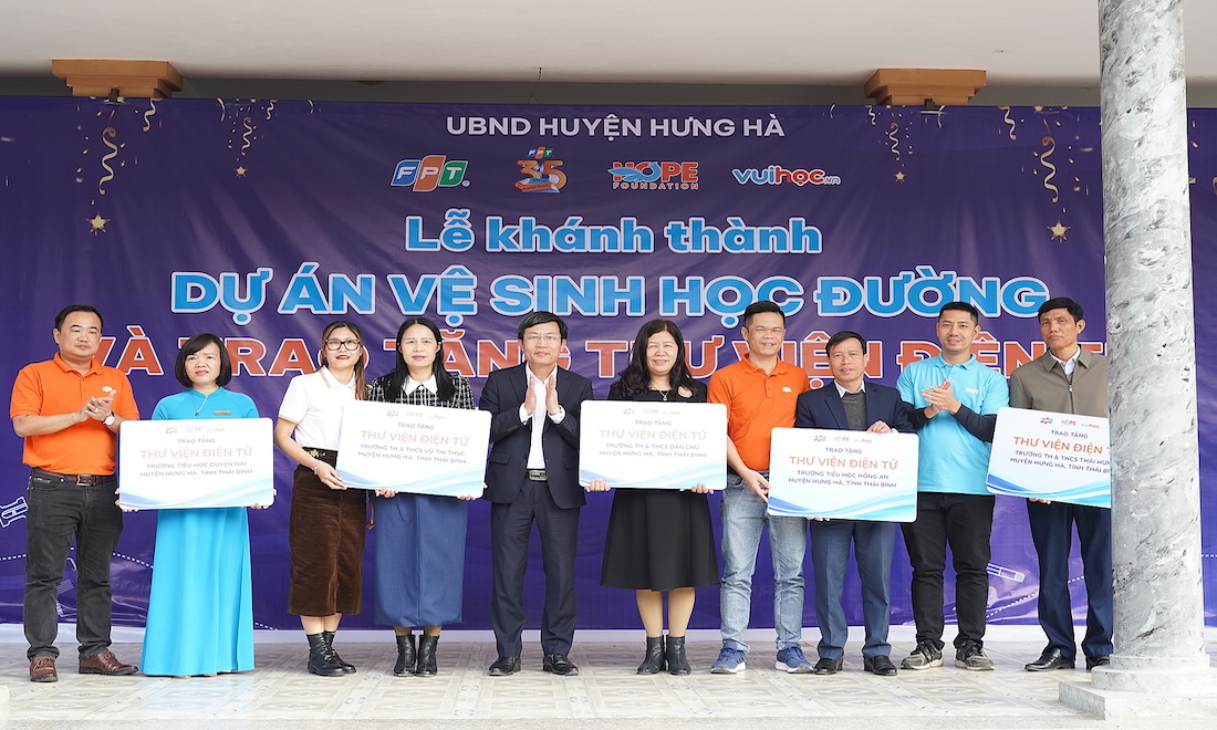 Quỹ Hy vọng cùng FPT khánh thành 20 nhà vệ sinh và trao 5 thư viện điện tử cho học sinh Thái Bình